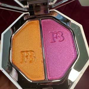 FENTY BEAUTY FREESTYLE HIGHLIGHTER DUO IN KILLAWATT FOIL